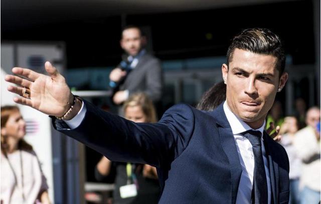 曼联有望以低价签下顶级中场球员，一月份的转会决定已经出炉（曼联或以低价签下顶级中场，1月转会已拍板）