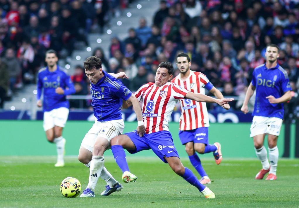 三连冠！上海海港加冕2025赛季中超冠军，摘下队史中超第四星（2025中超封王！上海海港成就三连冠，队史第四星点亮徽章）