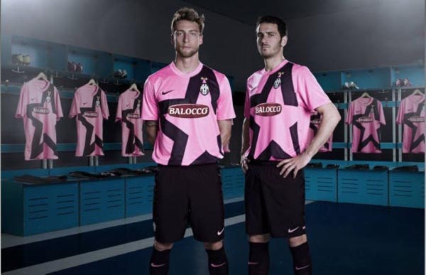 二象性，海港去年进96球刷中超纪录，今年丢44球刷冠军队纪录（海港两面性：去年96球创中超纪录，今年失44球成冠军队失球最多）