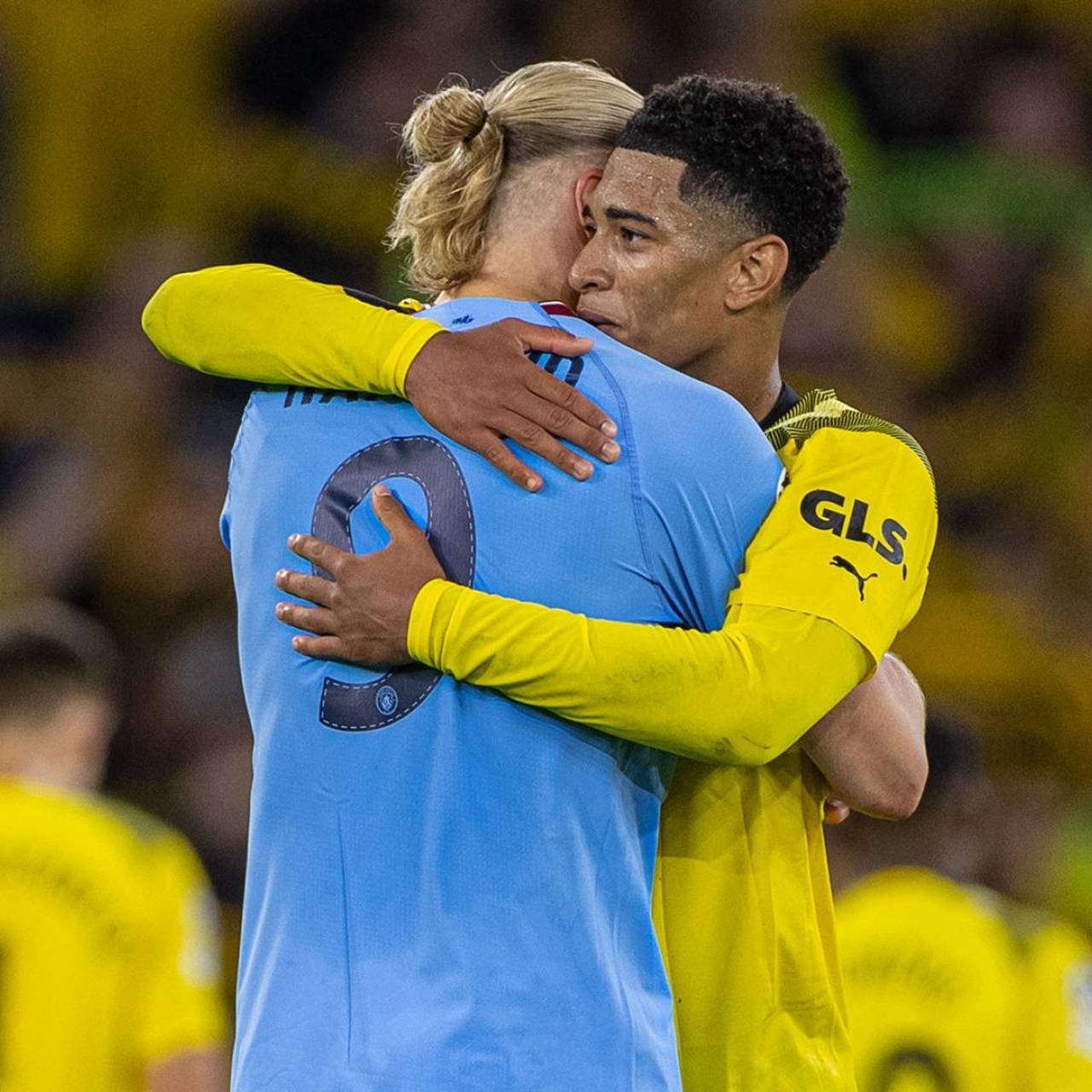 成都蓉城祝贺铜梁龙冲超：期待我们明年中超赛场见（成都蓉城恭贺铜梁龙成功冲超，期待明年中超赛场相见）